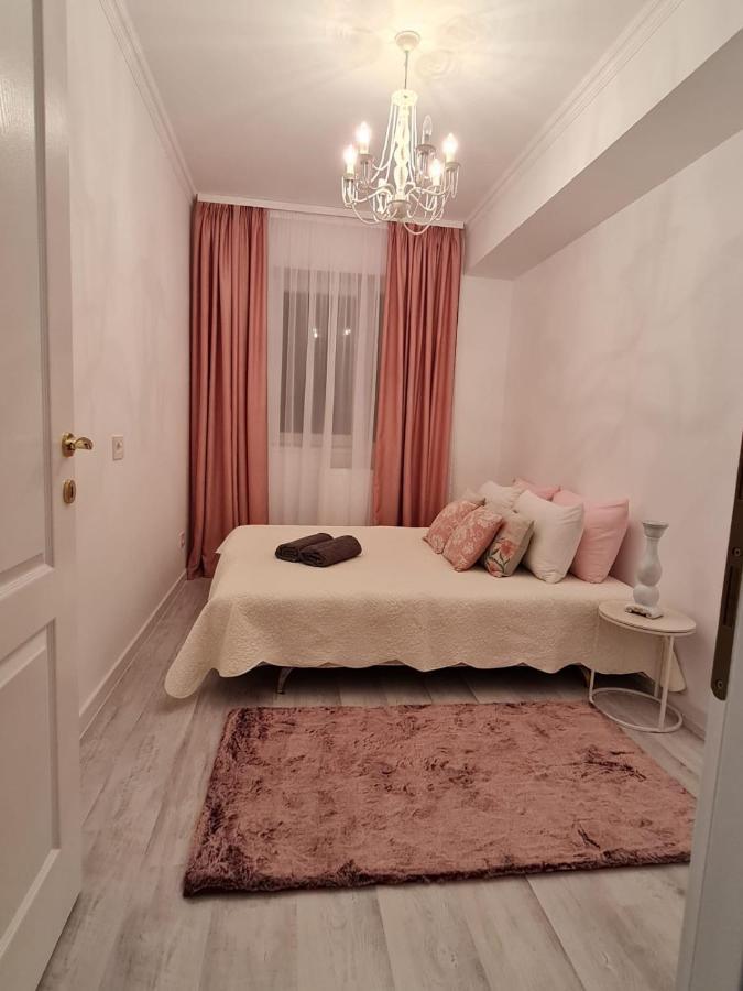 Apartament Larysse Орадя Екстер'єр фото