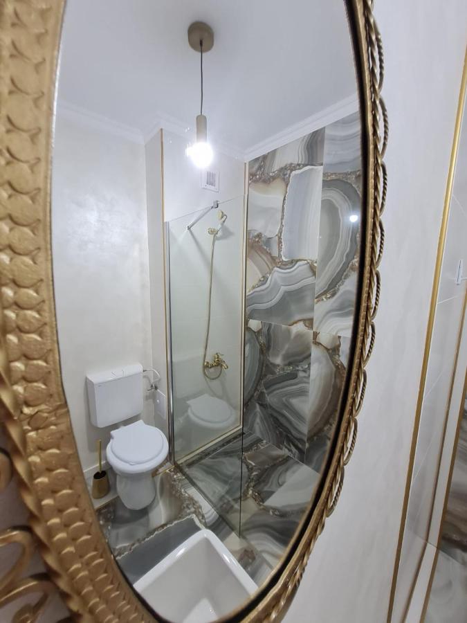 Apartament Larysse Орадя Екстер'єр фото