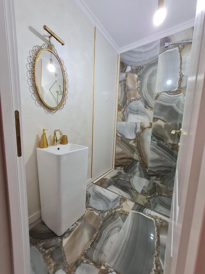 Apartament Larysse Орадя Екстер'єр фото