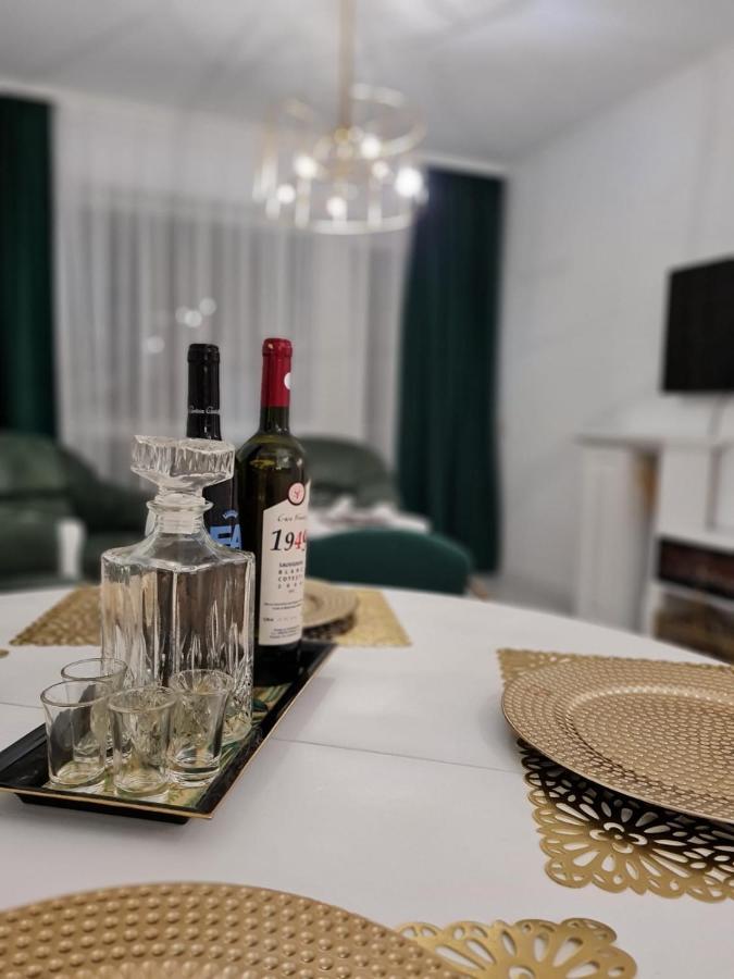 Apartament Larysse Орадя Екстер'єр фото