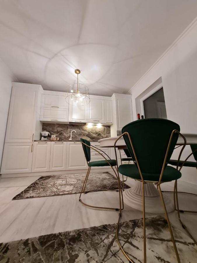 Apartament Larysse Орадя Екстер'єр фото
