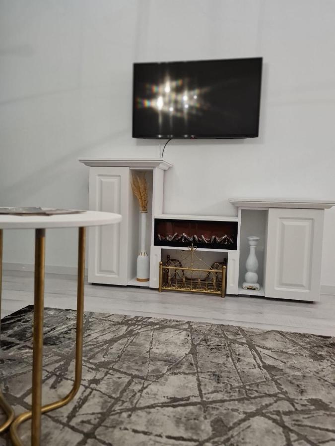 Apartament Larysse Орадя Екстер'єр фото