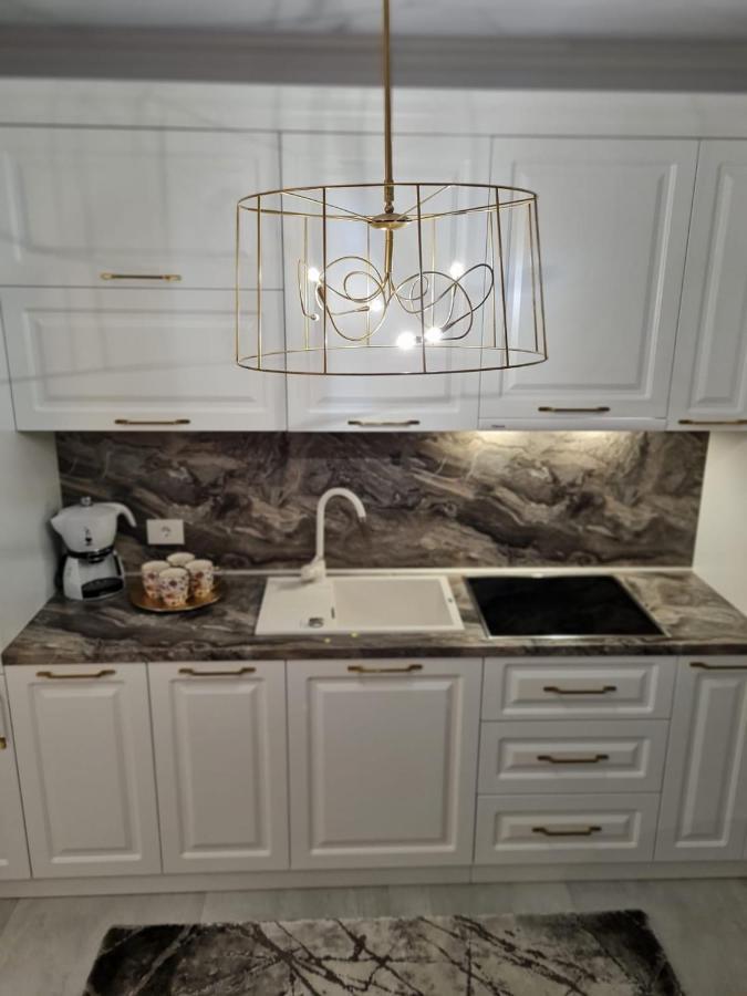 Apartament Larysse Орадя Екстер'єр фото