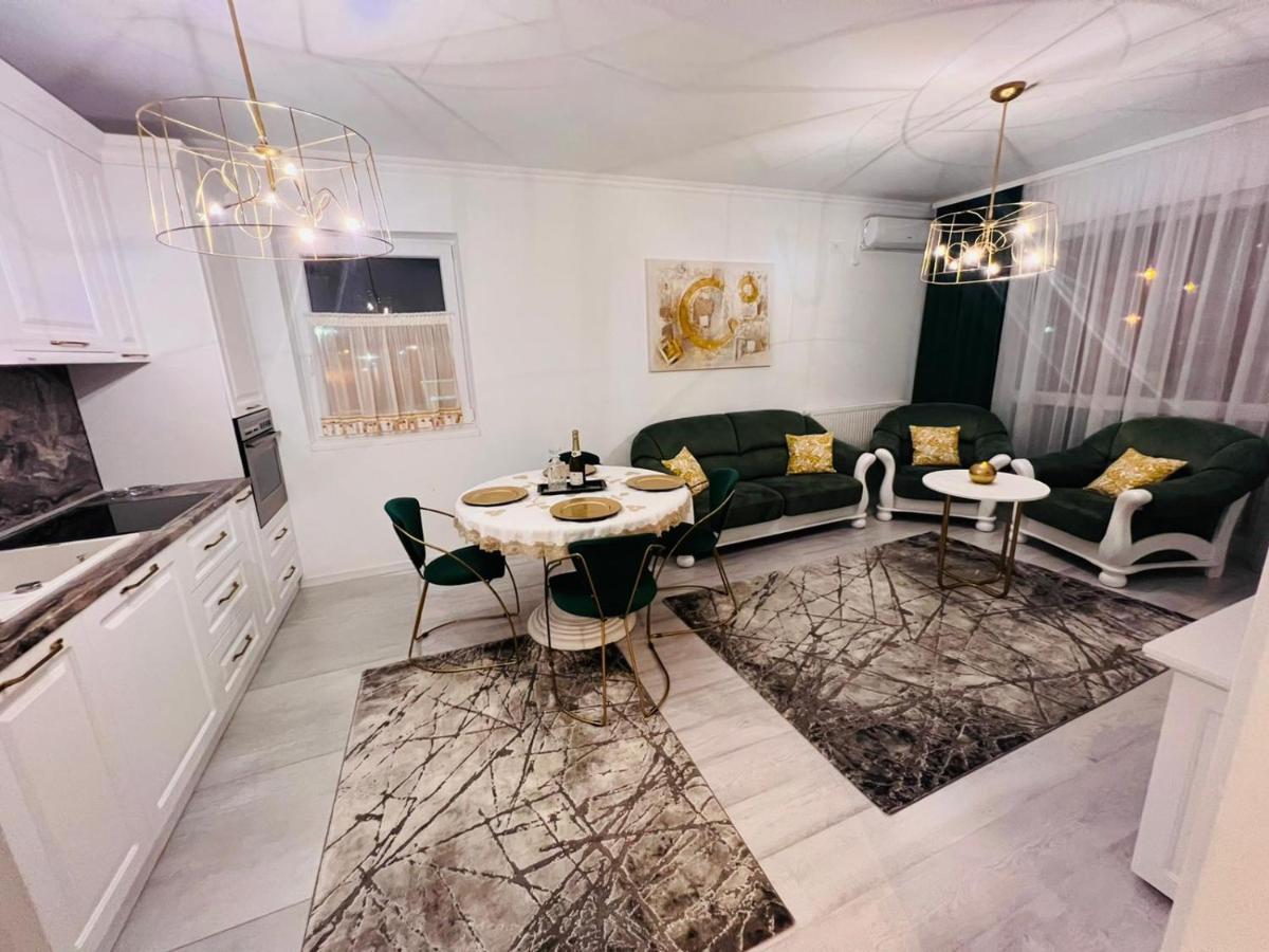Apartament Larysse Орадя Екстер'єр фото